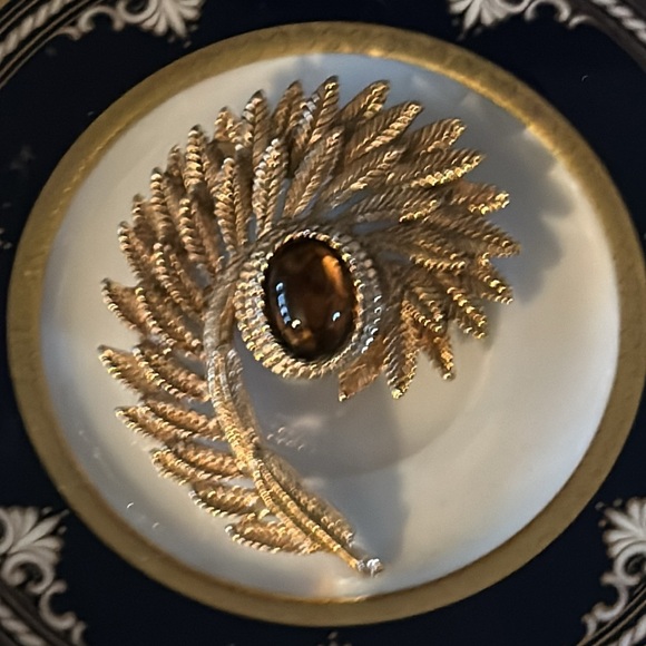 Barbara Reed Jewelry - Vintage Barbara Reed Feather Brooch Pendant